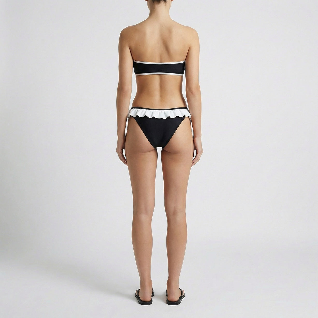 Ana Bikini